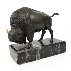 Bronze Buffalo With Horn Detail - Late 19th Century